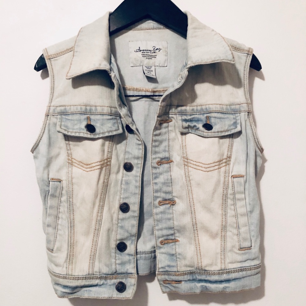 ❤️ American Rag Worn Wash Denim Vest